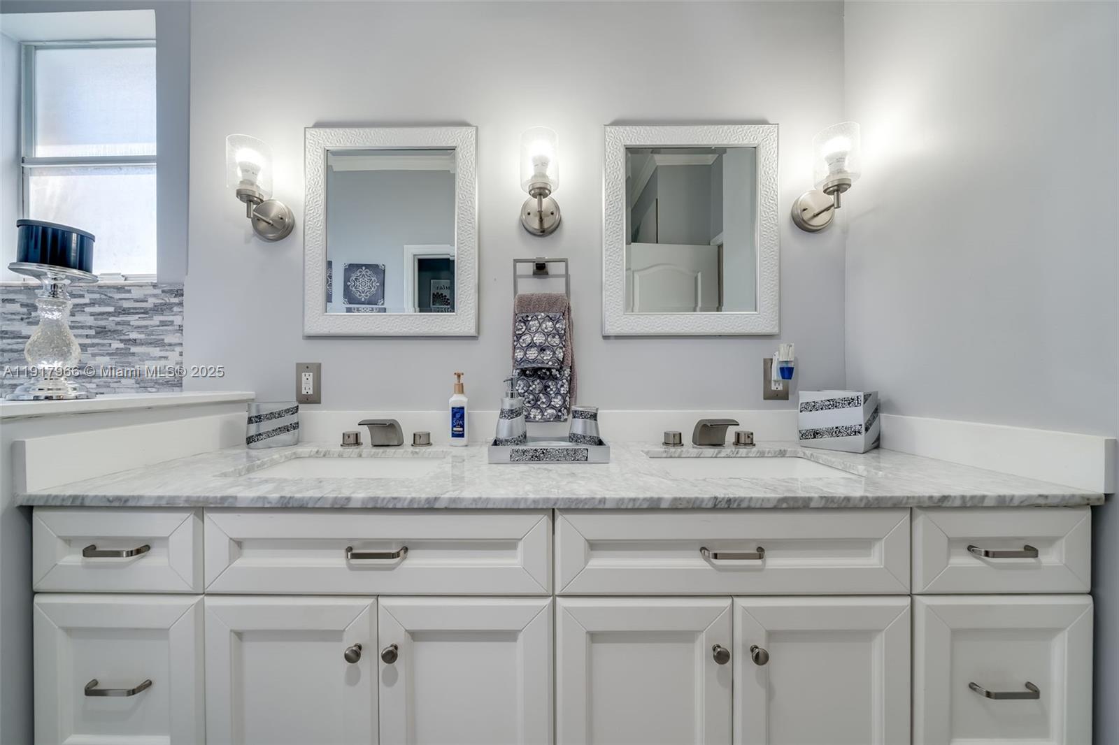 EMERALD ISLES - Residential