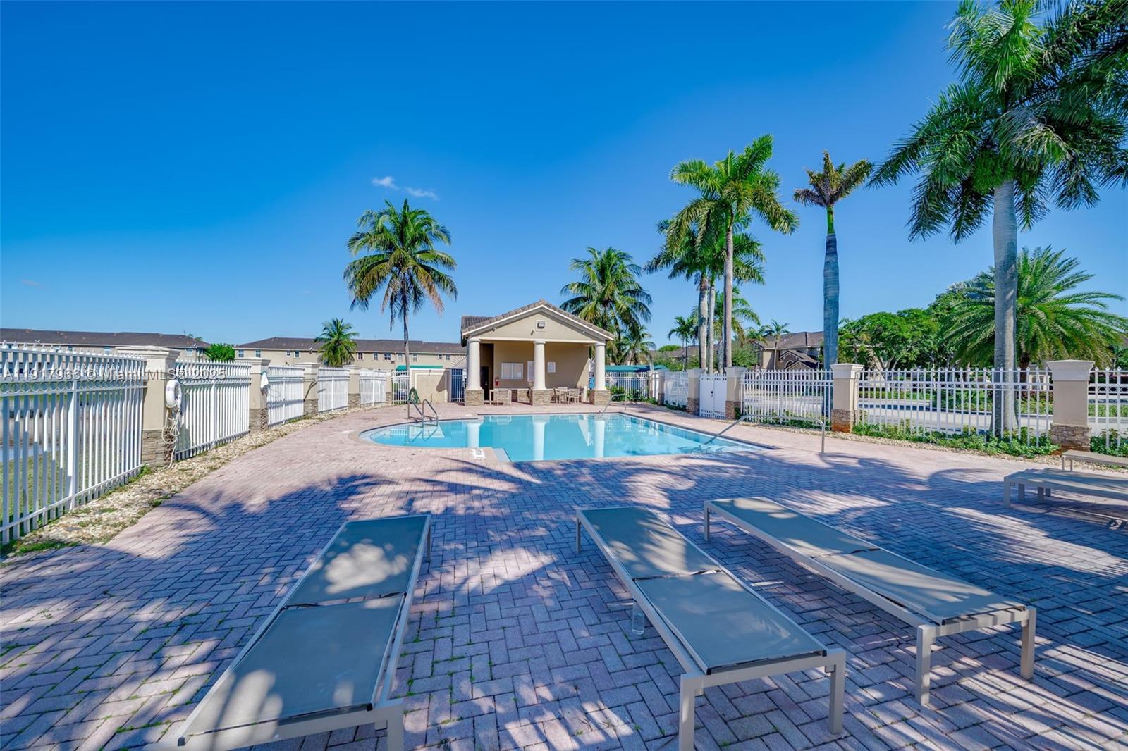 EMERALD ISLES - Residential