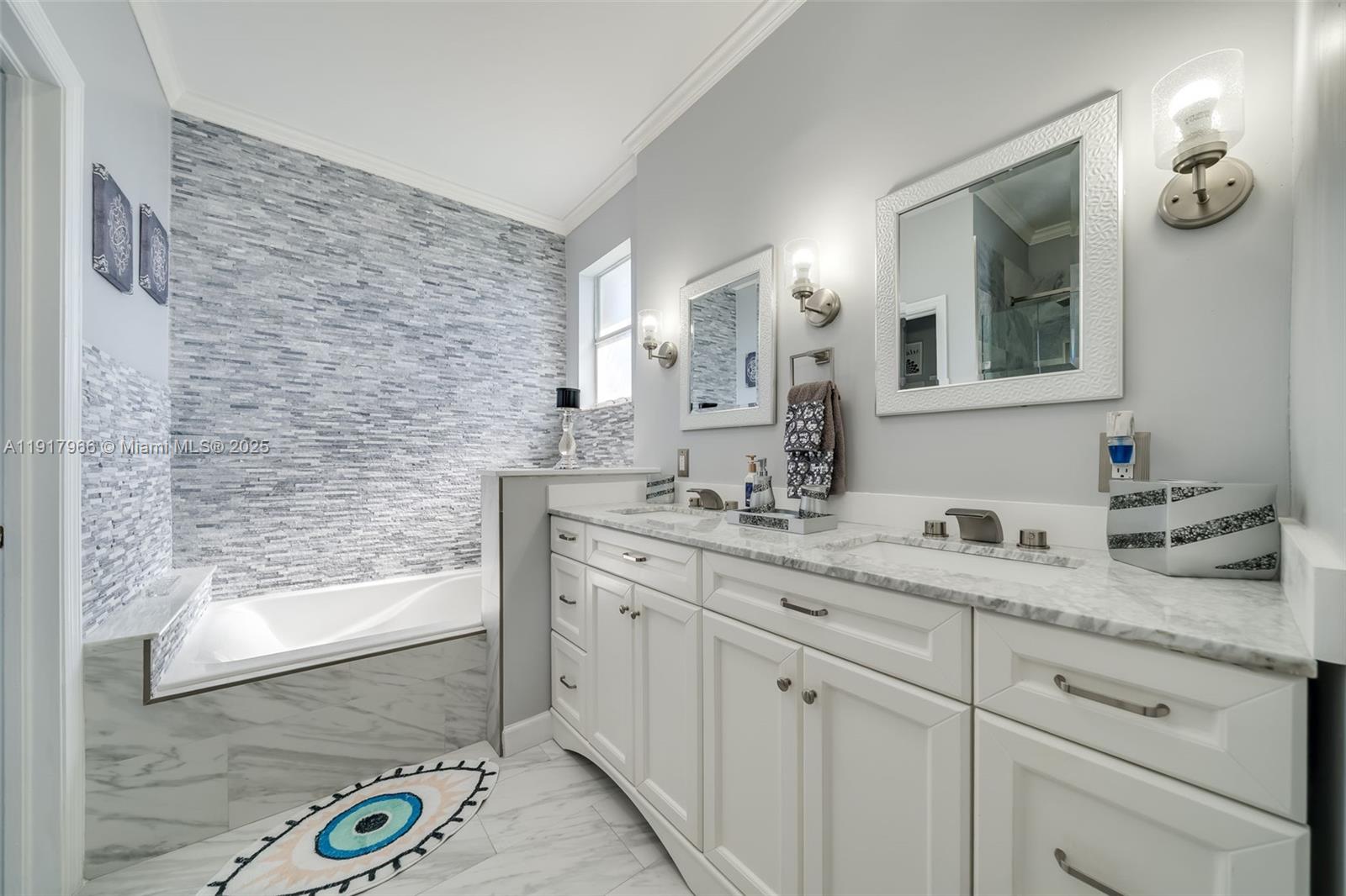 EMERALD ISLES - Residential