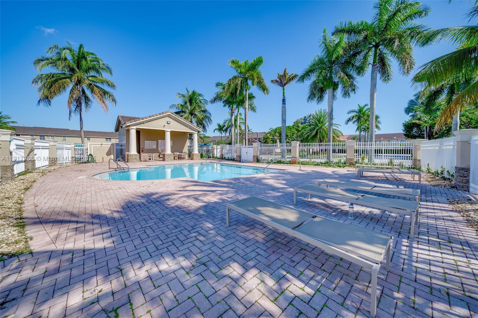 EMERALD ISLES - Residential