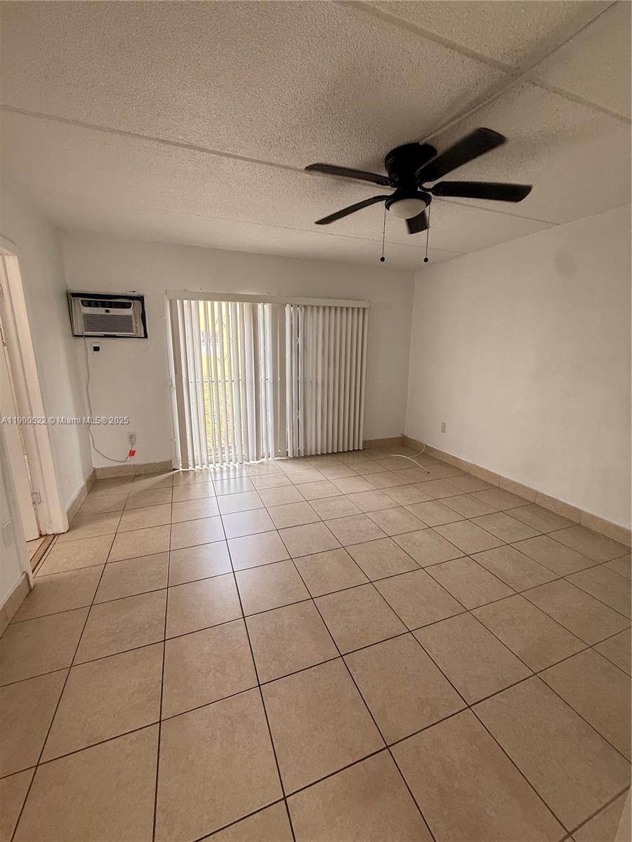 FIVE ARCHES CONDO - Residential Lease