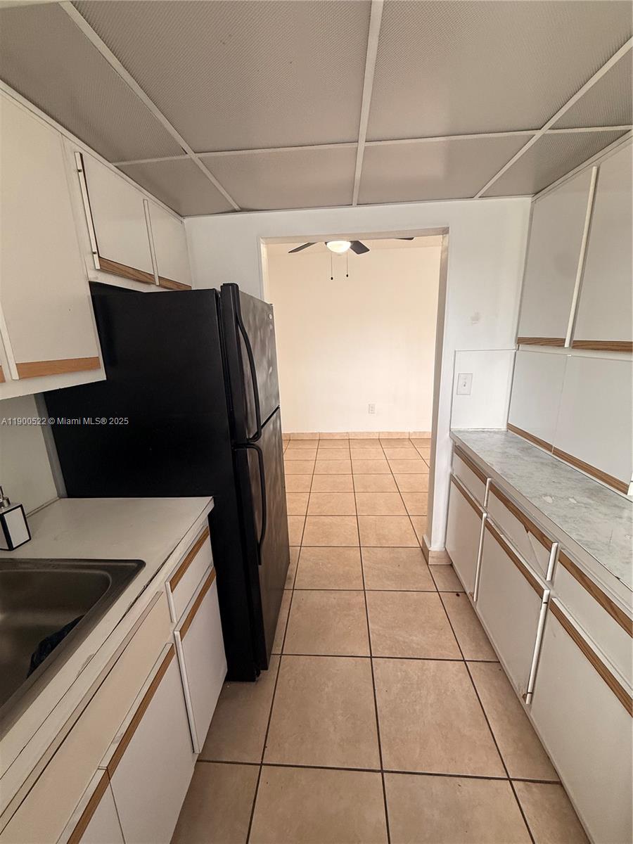 FIVE ARCHES CONDO - Residential Lease