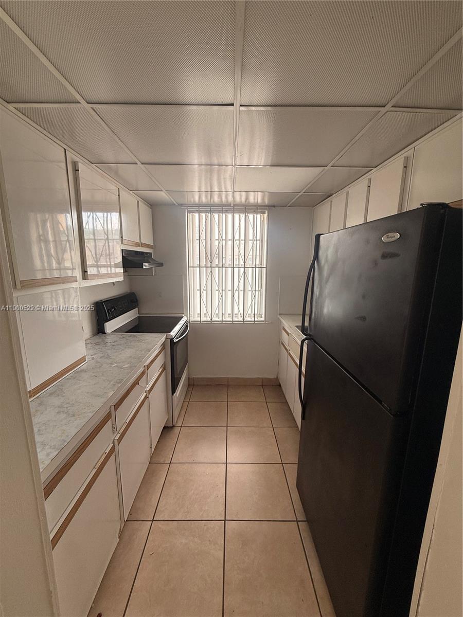 FIVE ARCHES CONDO - Residential Lease