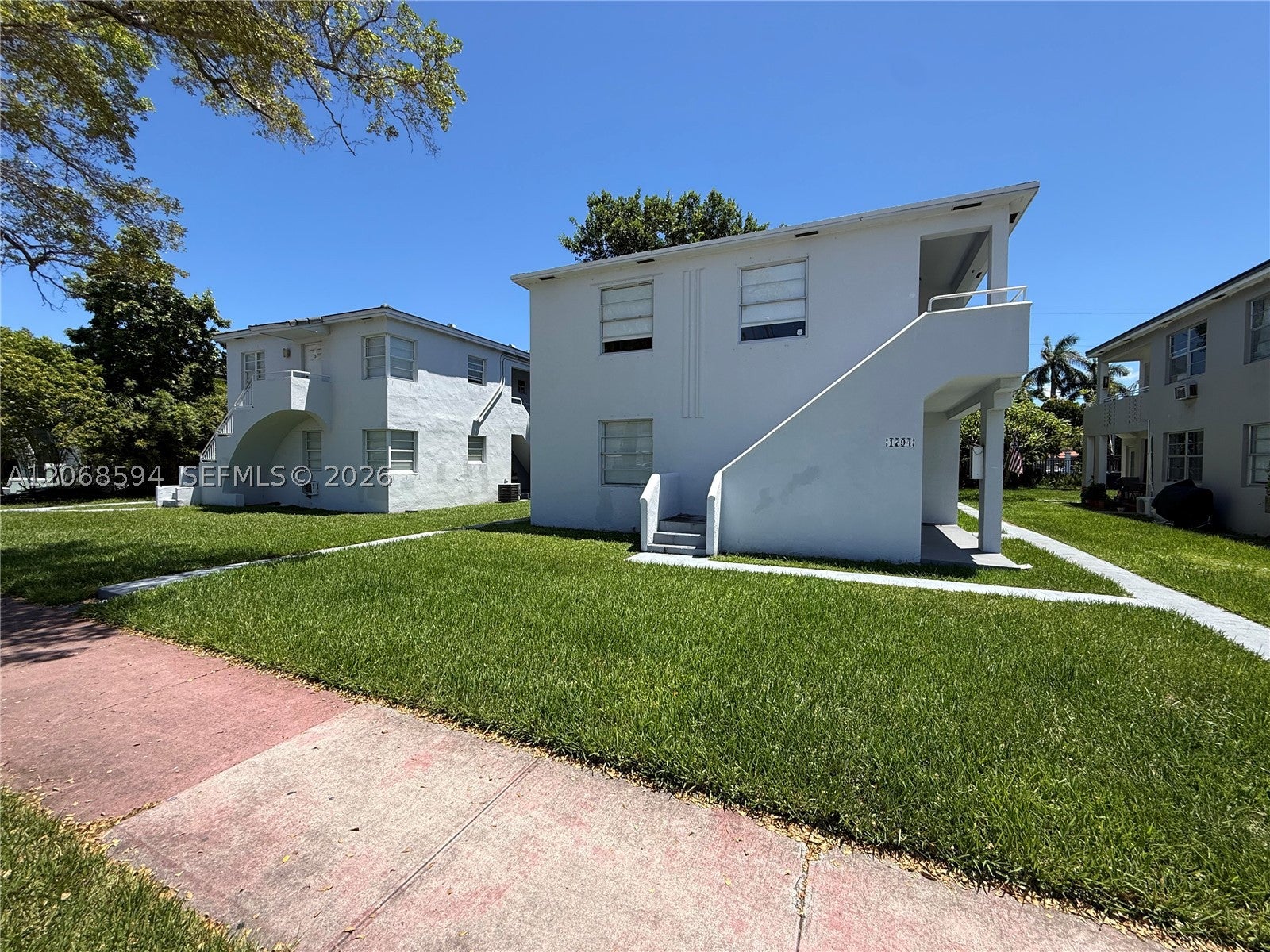 1784 Normandy Dr