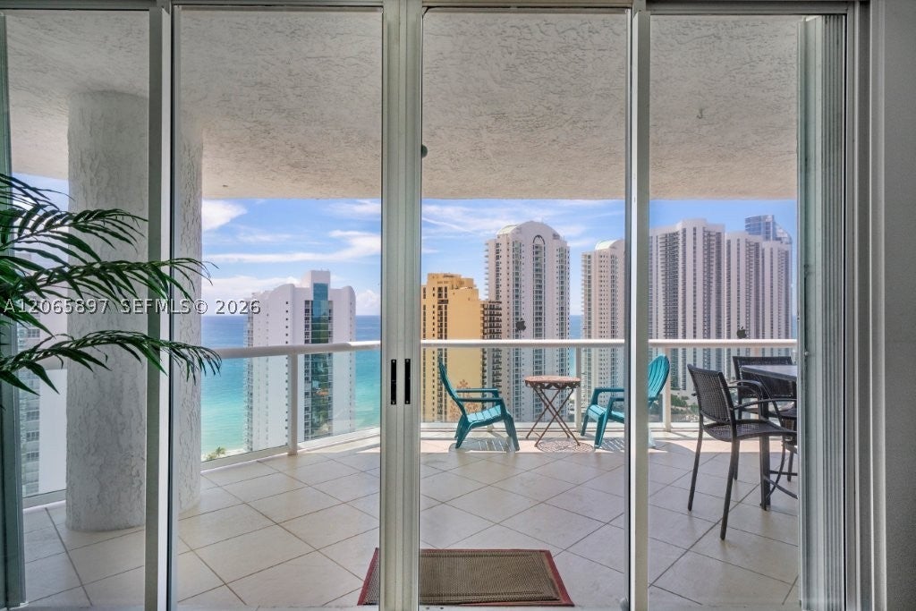16400 Collins Ave 2842