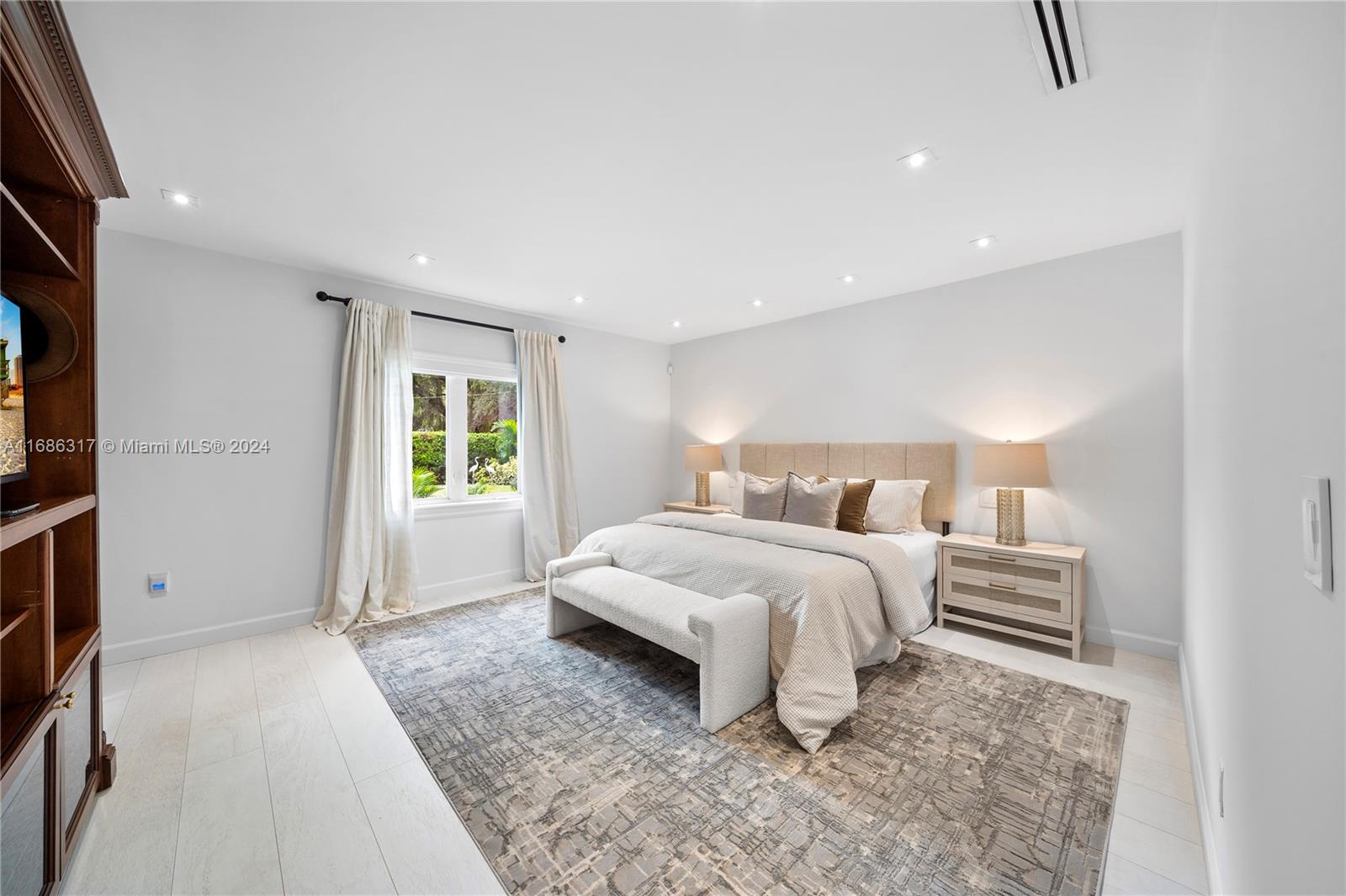 CORAL GABLES COUNTRY CLUB - Residential