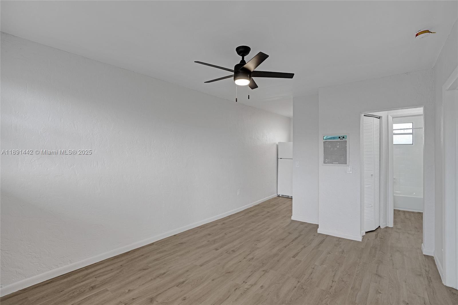 REPLAT OF A PORTION OF BL - Residential Lease