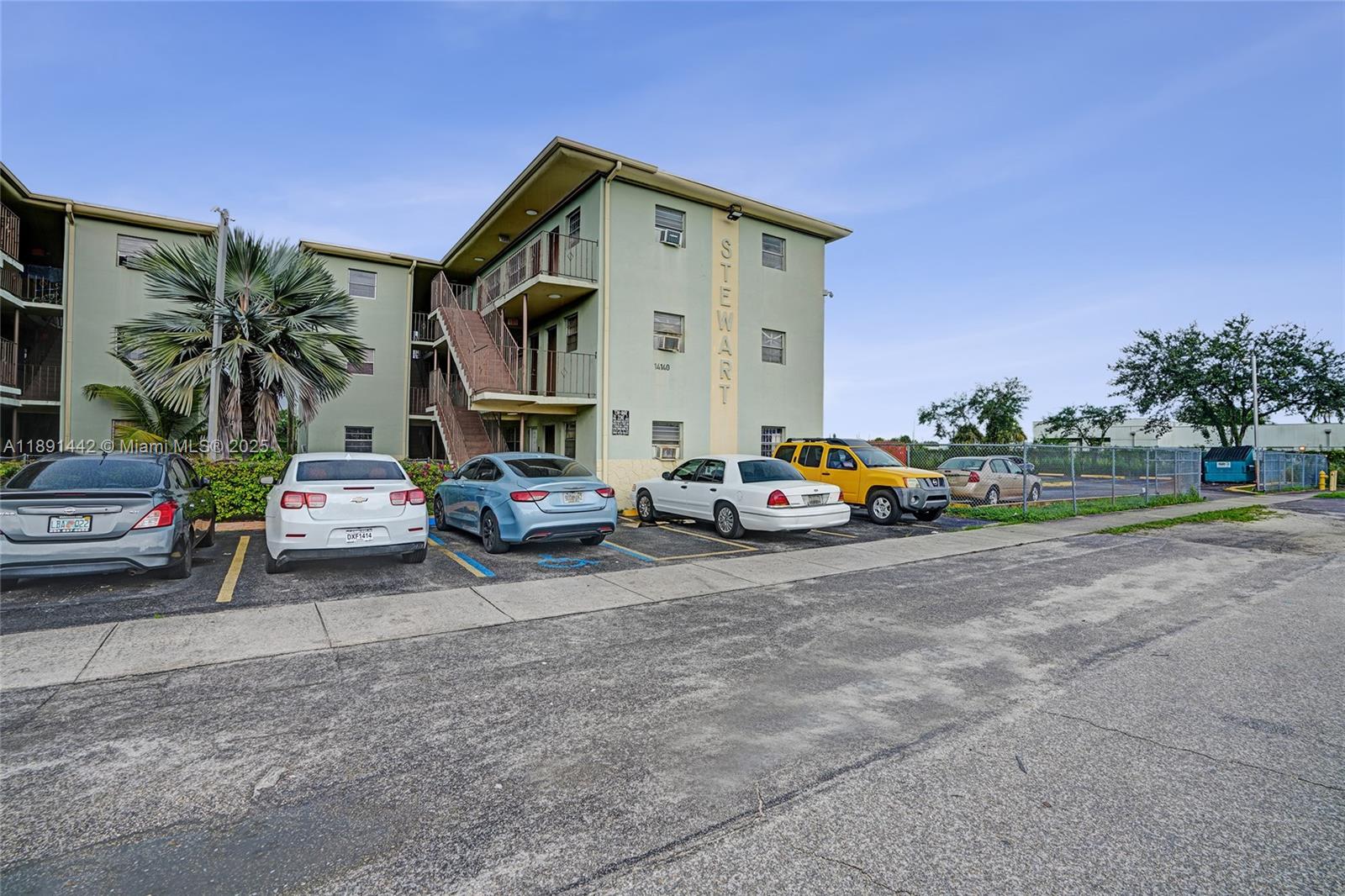REPLAT OF A PORTION OF BL - Residential Lease