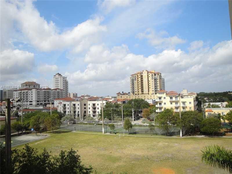 DOUGLAS GRAND CONDO - Residential Lease