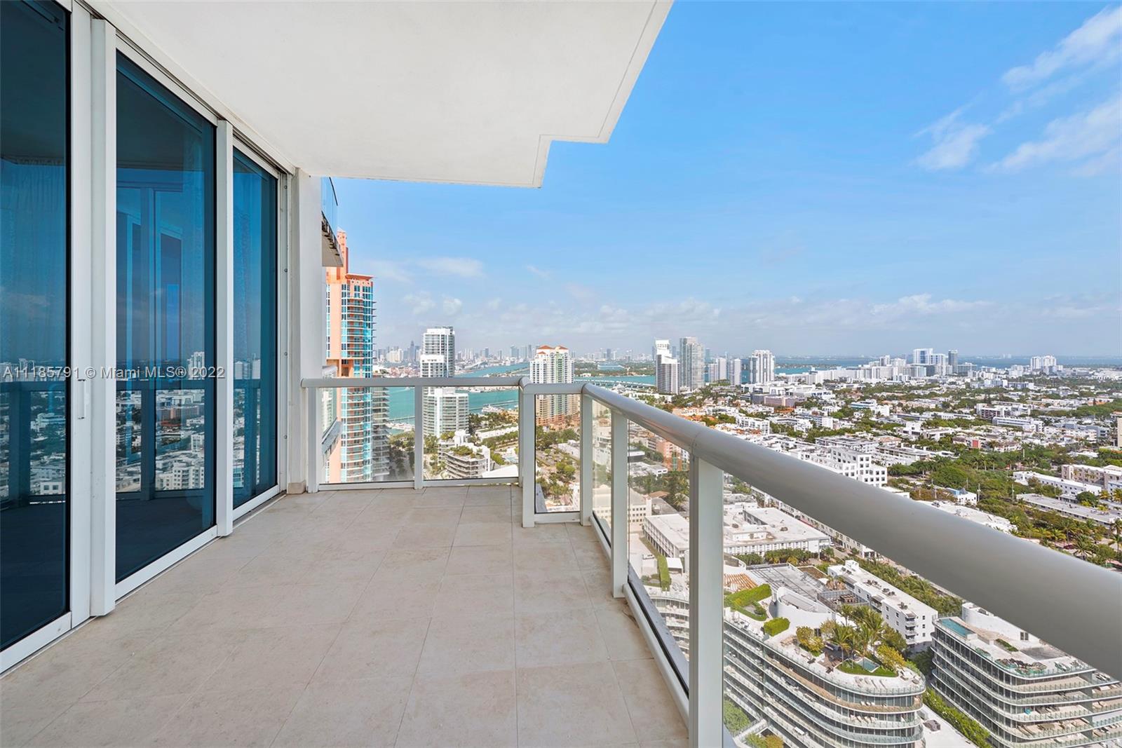 CONTINUUM ON SOUTH BEACH - Residential