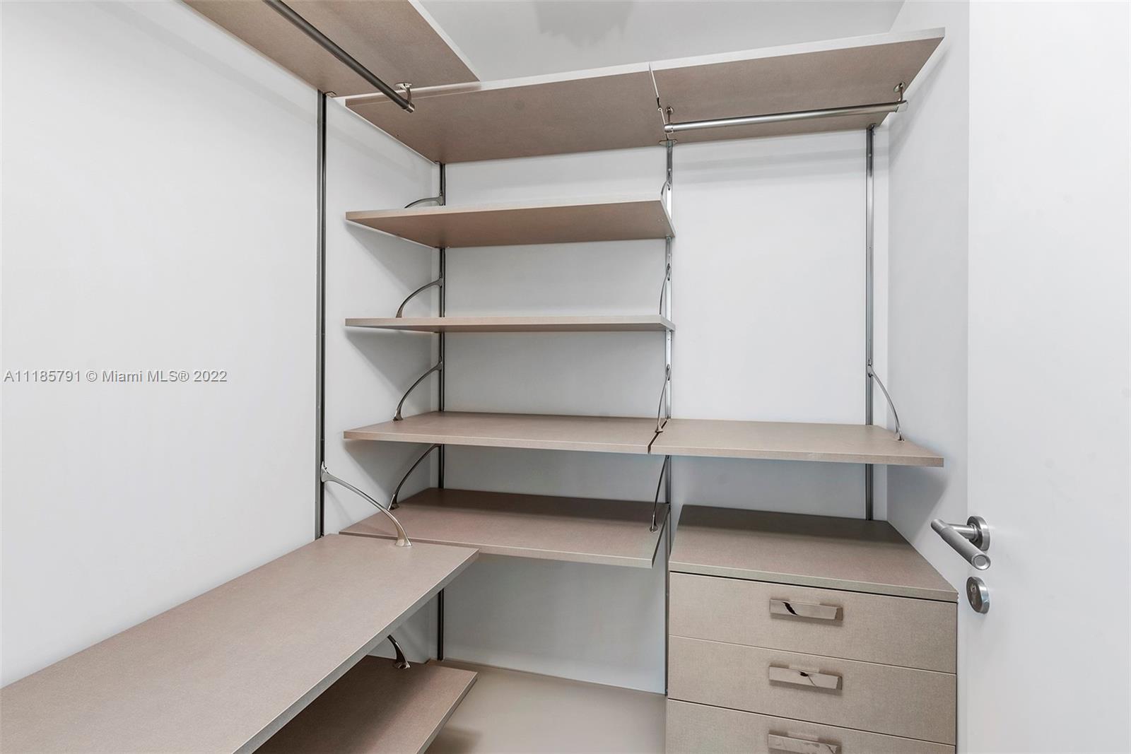 CONTINUUM ON SOUTH BEACH - Residential