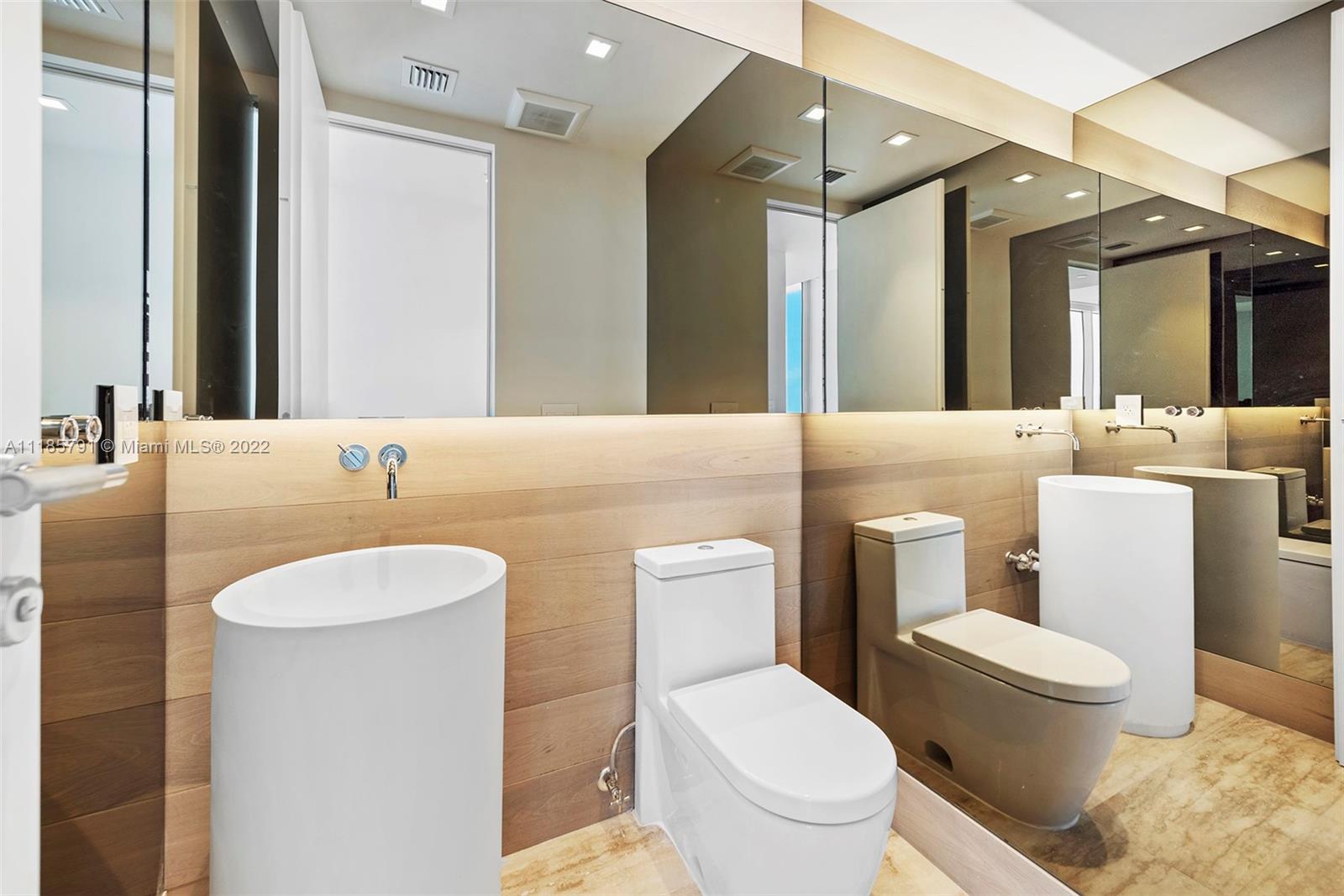 CONTINUUM ON SOUTH BEACH - Residential