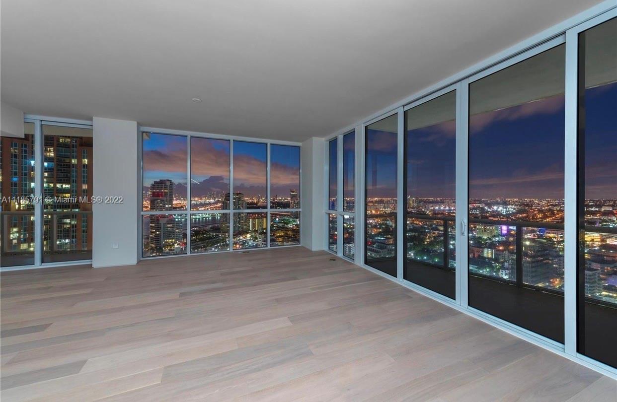 CONTINUUM ON SOUTH BEACH - Residential