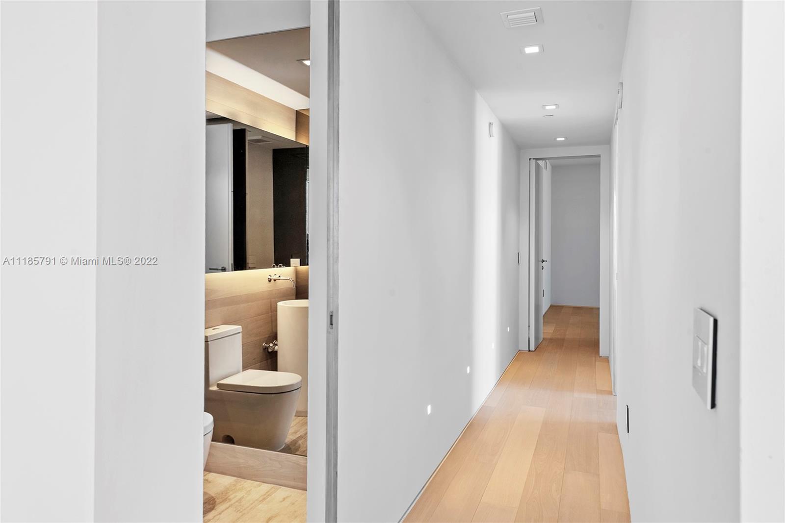 CONTINUUM ON SOUTH BEACH - Residential