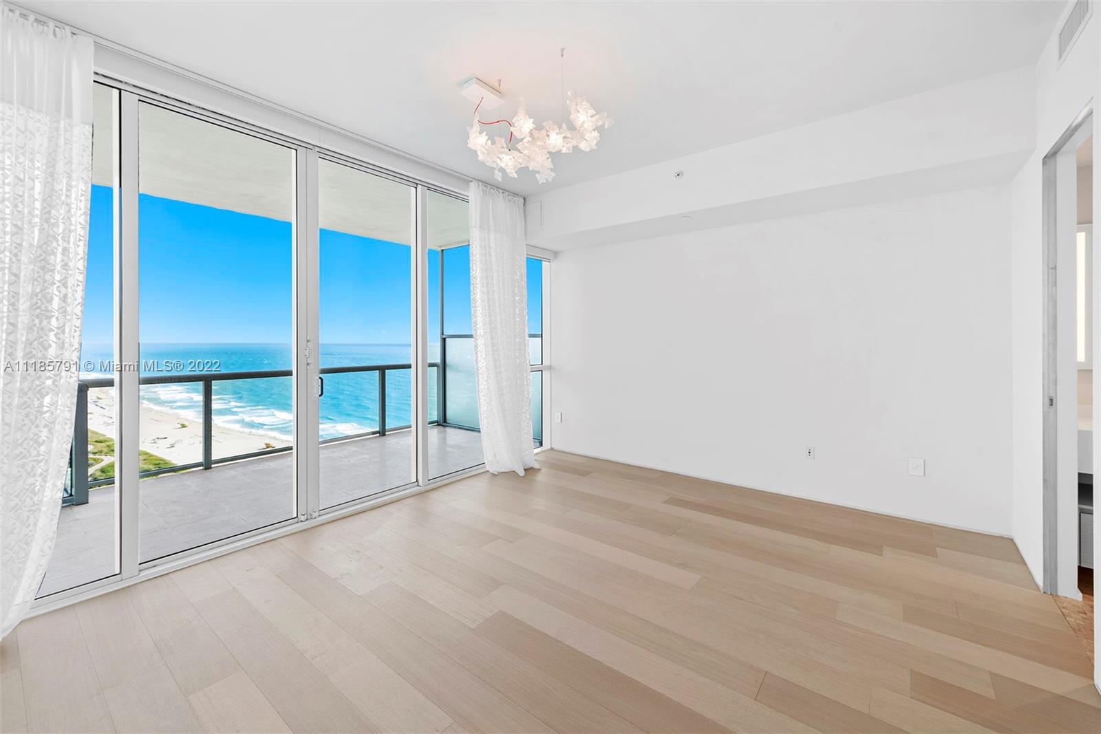 CONTINUUM ON SOUTH BEACH - Residential