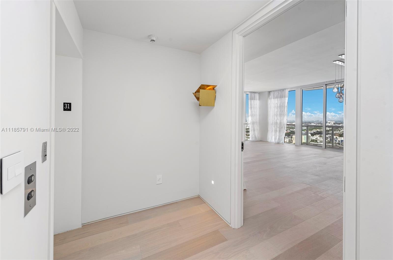 CONTINUUM ON SOUTH BEACH - Residential