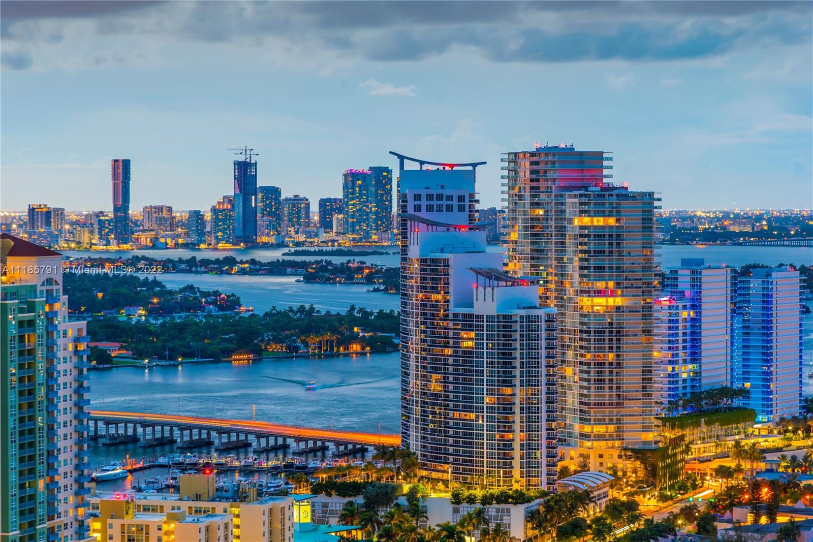 CONTINUUM ON SOUTH BEACH - Residential