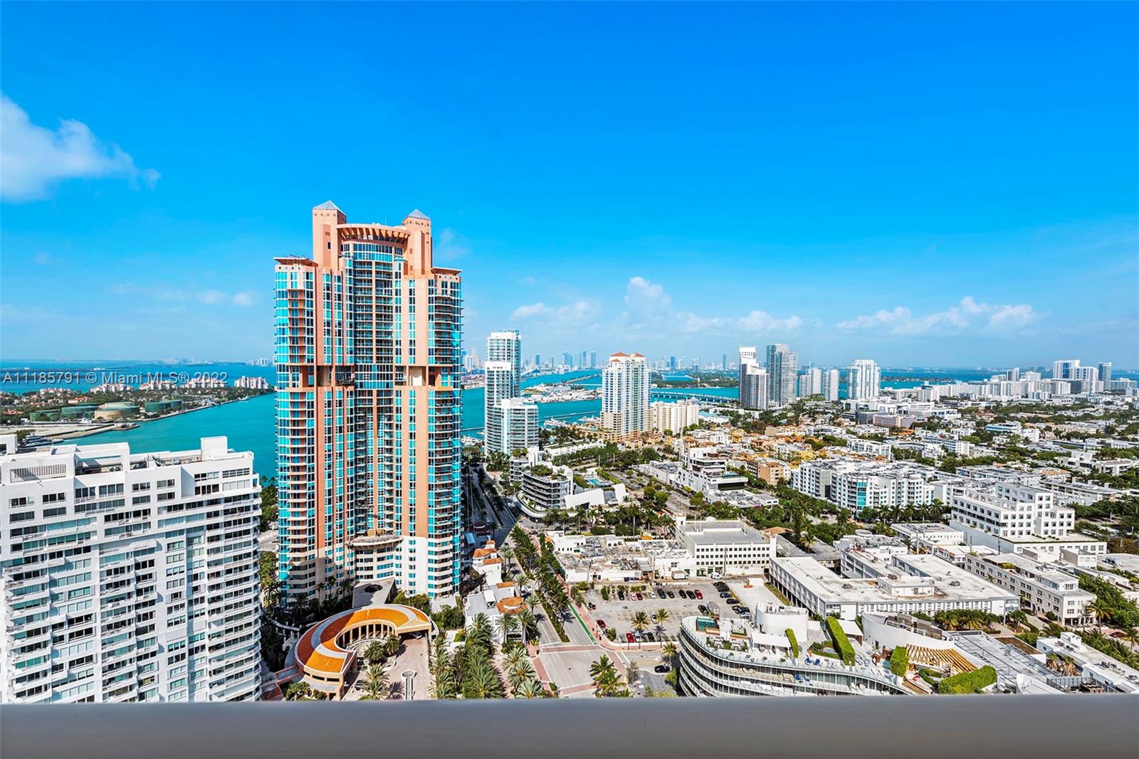CONTINUUM ON SOUTH BEACH - Residential