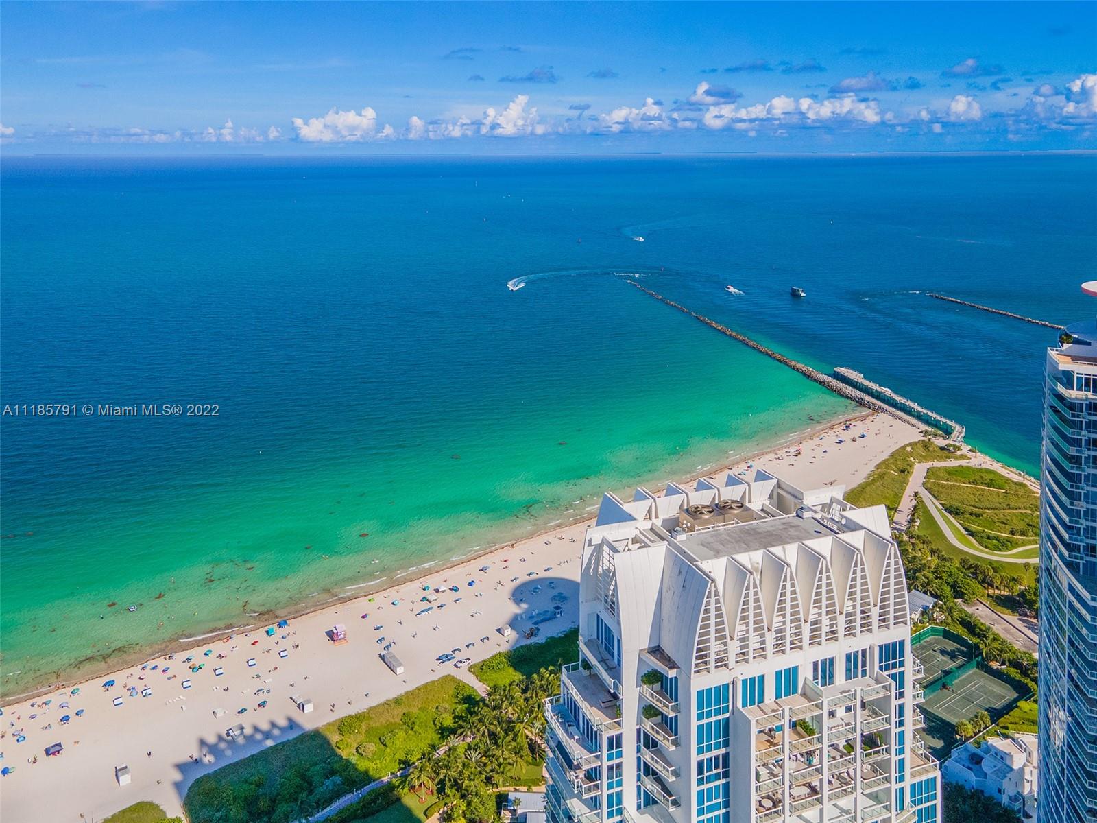 CONTINUUM ON SOUTH BEACH - Residential