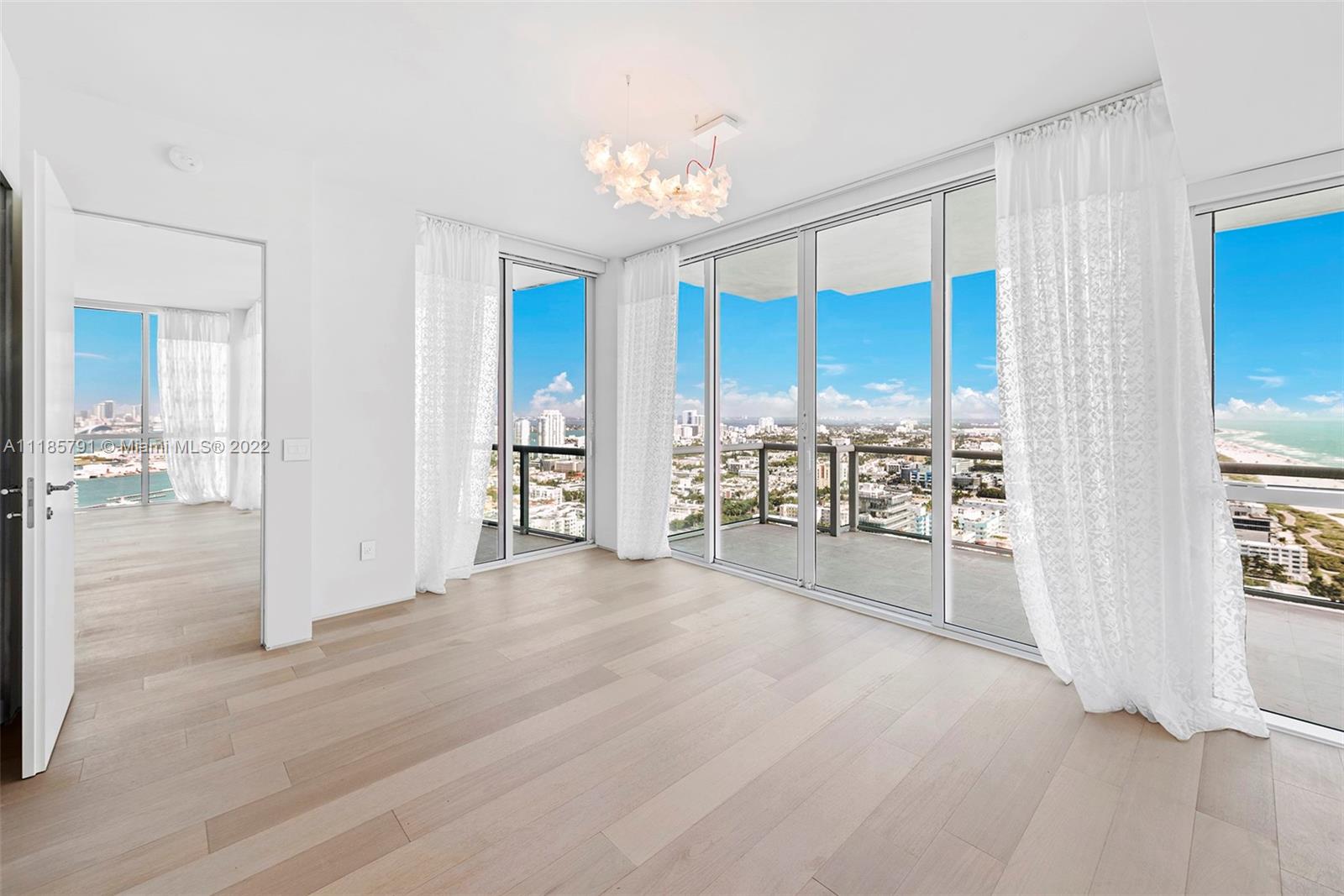 CONTINUUM ON SOUTH BEACH - Residential