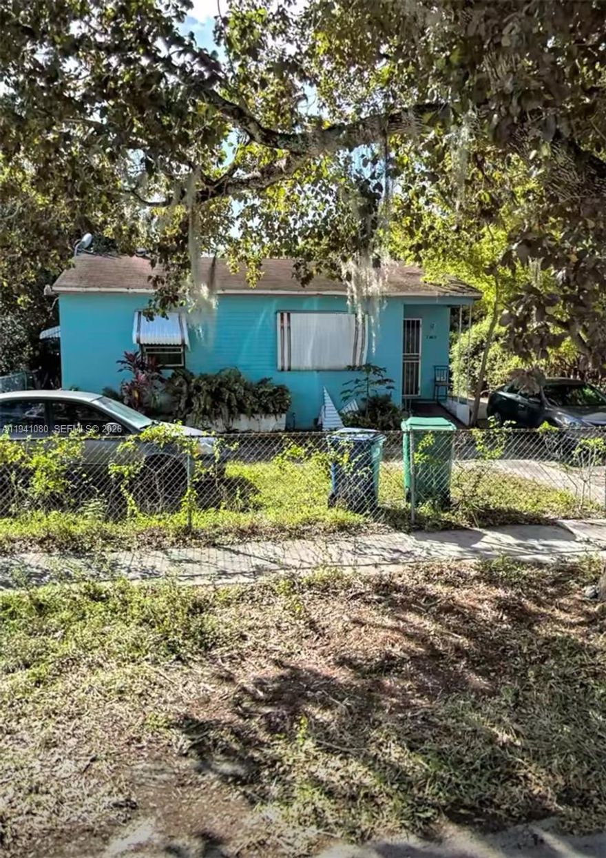 Value-add opportunity in Gladeview! 2-bedroom, 1-bath single-family home on a generous lot with strong upside. Ideal for investors or owner-occupants looking to add value. Easy access to major highways. 

Buyer must assume Lien/violation. Please contact listing agent for more info.