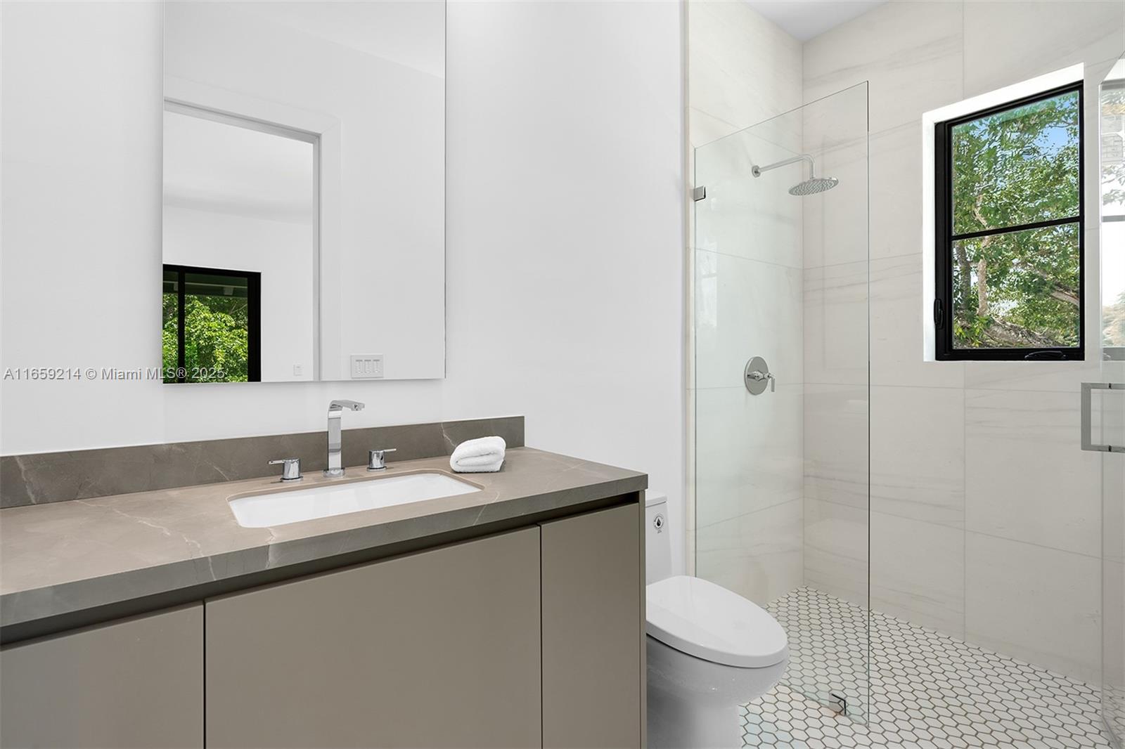 PALM MIAMI AMD - Residential