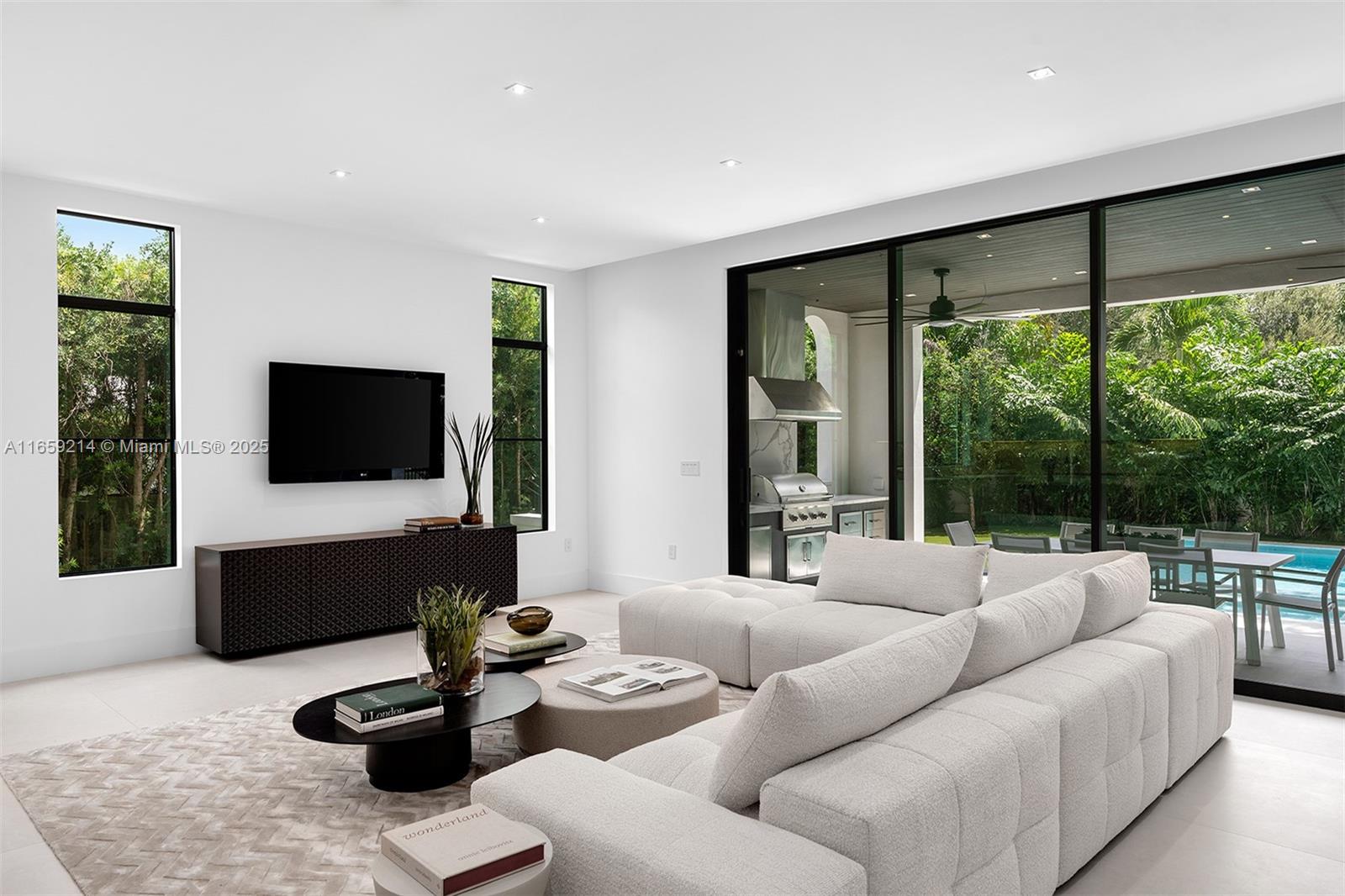 PALM MIAMI AMD - Residential