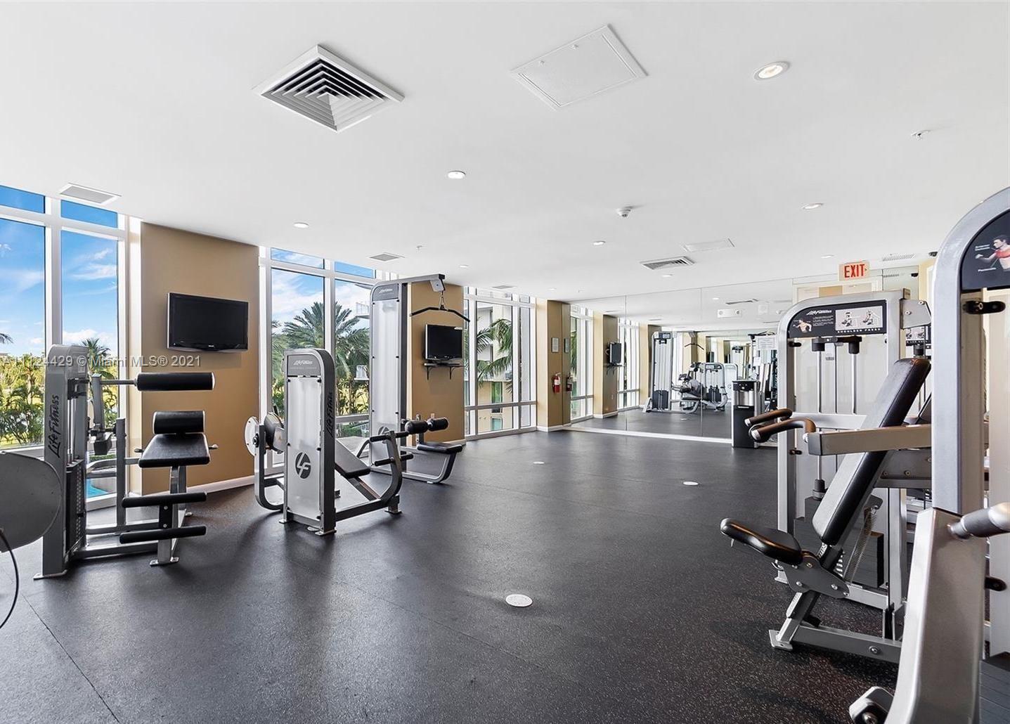 DUO COMDOMINIUM EAST - Residential Lease