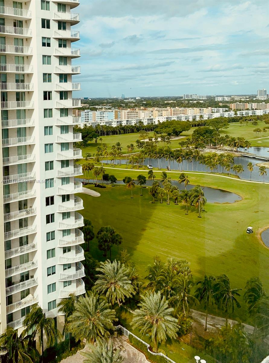 DUO COMDOMINIUM EAST - Residential Lease