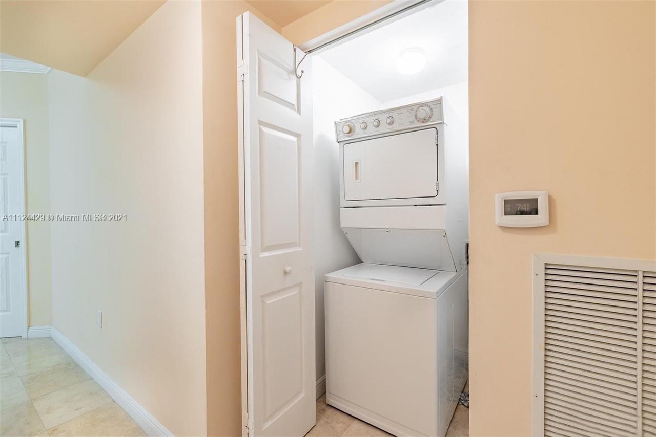 DUO COMDOMINIUM EAST - Residential Lease