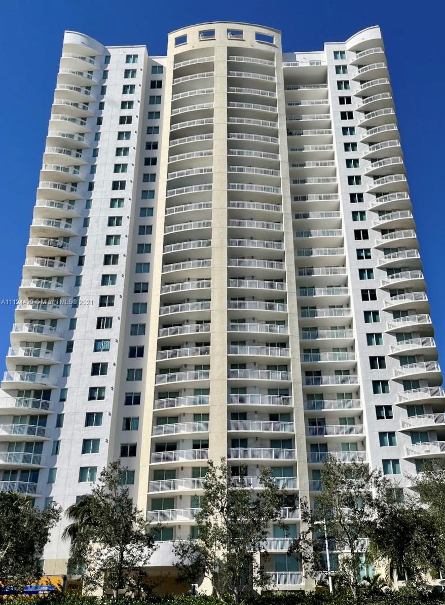 DUO COMDOMINIUM EAST - Residential Lease