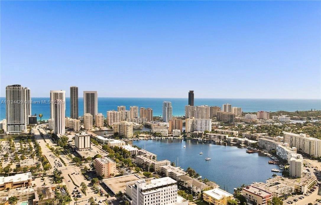 DUO COMDOMINIUM EAST - Residential Lease