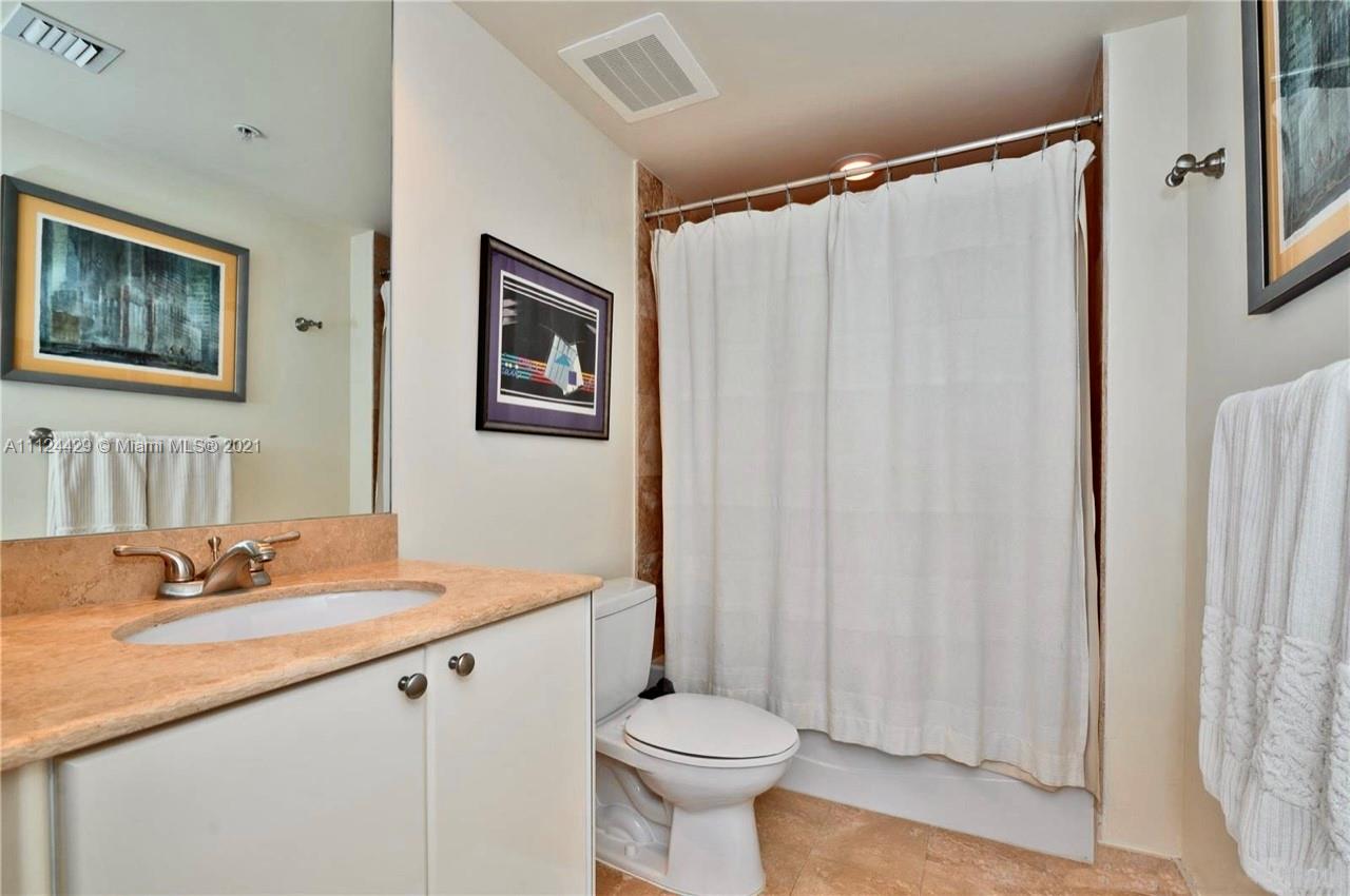 DUO COMDOMINIUM EAST - Residential Lease