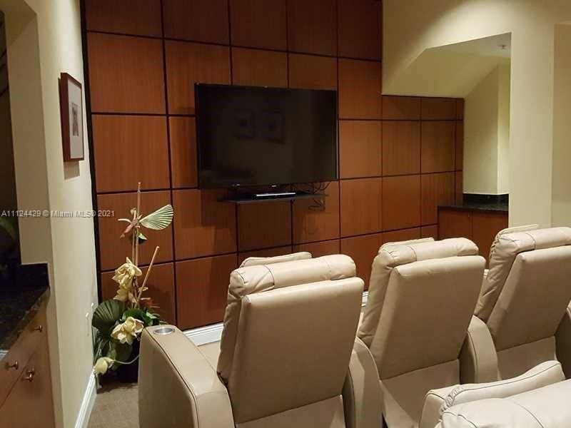 DUO COMDOMINIUM EAST - Residential Lease