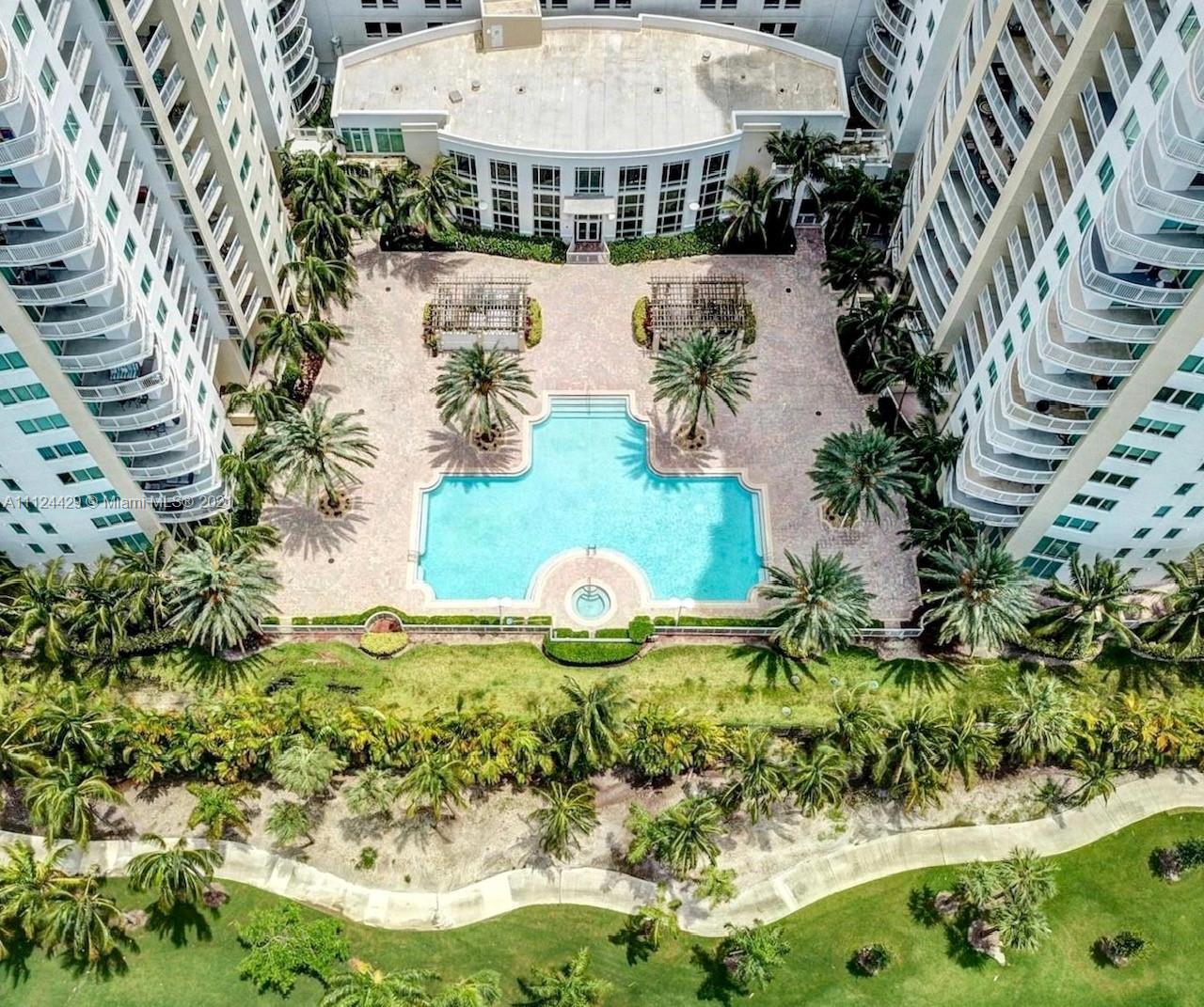 DUO COMDOMINIUM EAST - Residential Lease