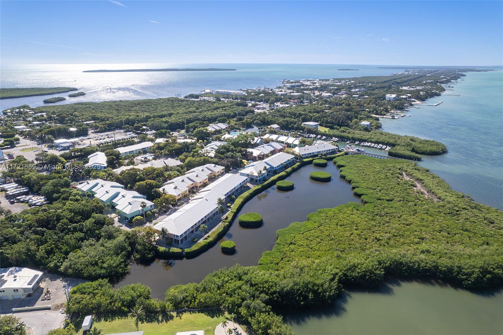 LANDINGS OF LARGO II - Residential