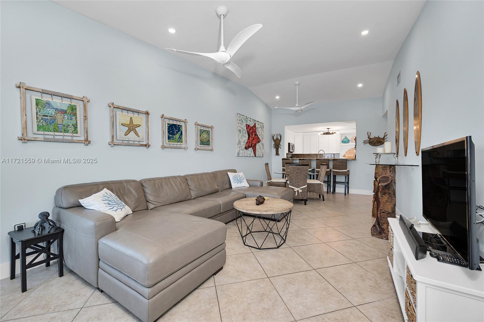 LANDINGS OF LARGO II - Residential
