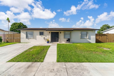 Photo of 15105 SW 305th Ter, Homestead, FL 33033 (MLS # A12093320)