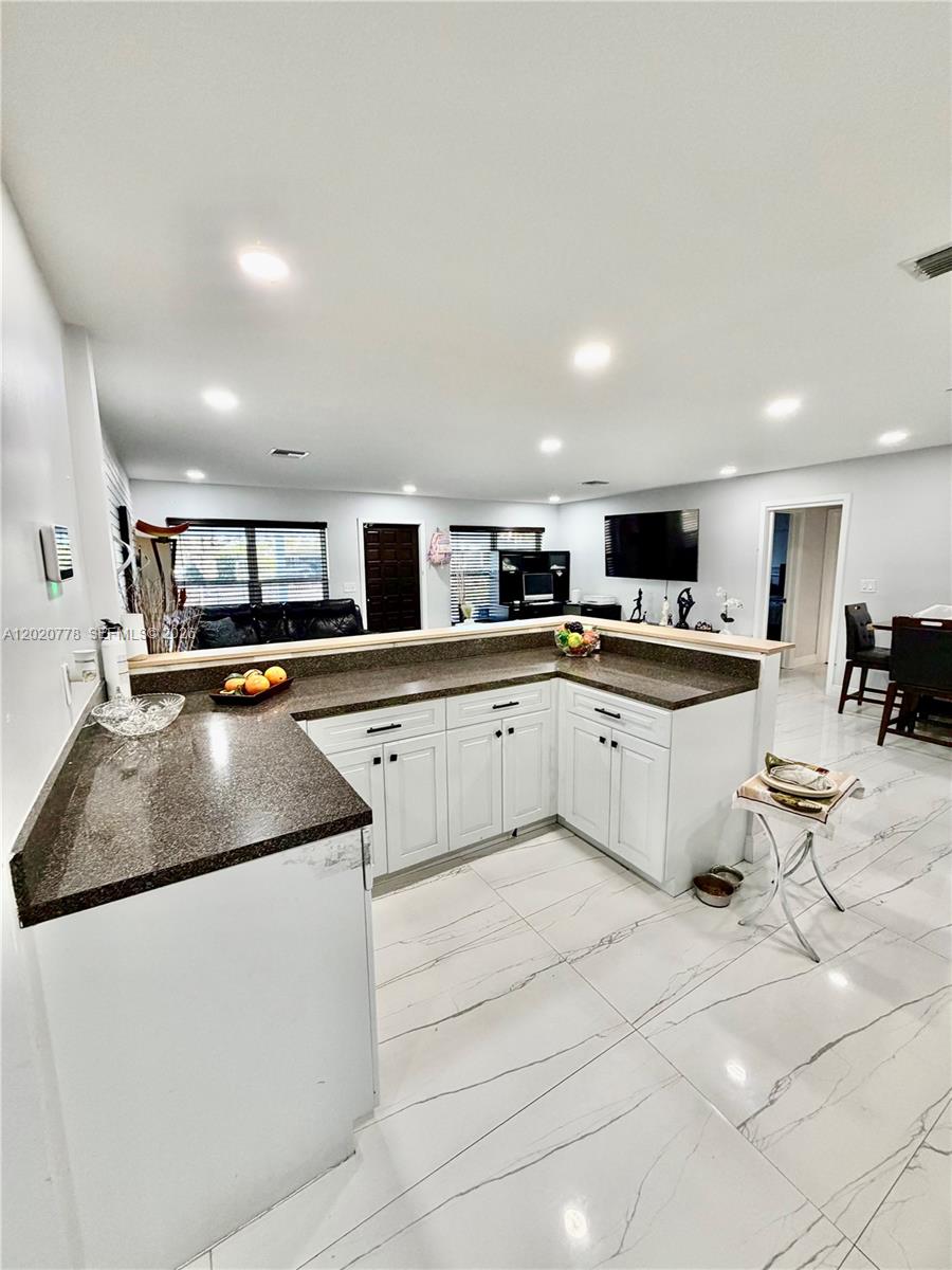 NORTH ANDREWS GARDENS FIR - Residential