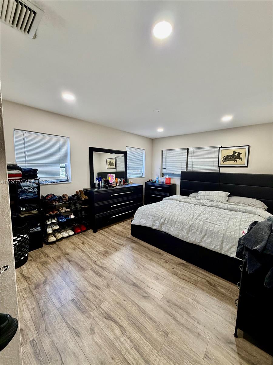 NORTH ANDREWS GARDENS FIR - Residential