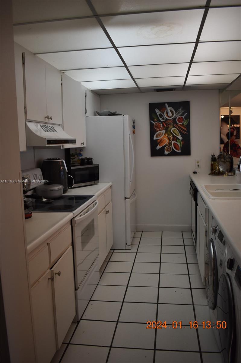 EVERGLADES SUGAR & LAND - Residential Lease