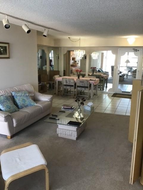 WINSTON TOWERS 500 CONDO - Residential