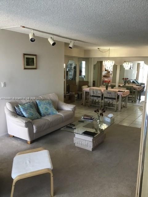 WINSTON TOWERS 500 CONDO - Residential