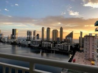 WINSTON TOWERS 500 CONDO - Residential