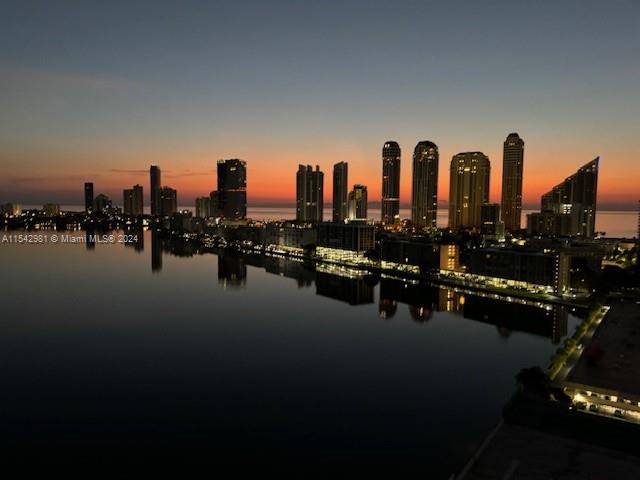 WINSTON TOWERS 500 CONDO - Residential