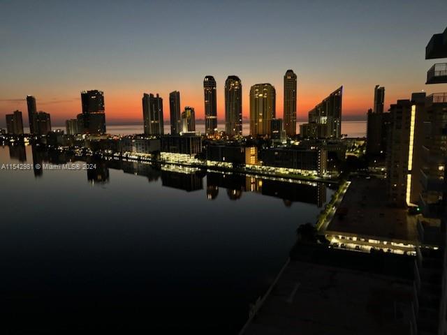 WINSTON TOWERS 500 CONDO - Residential