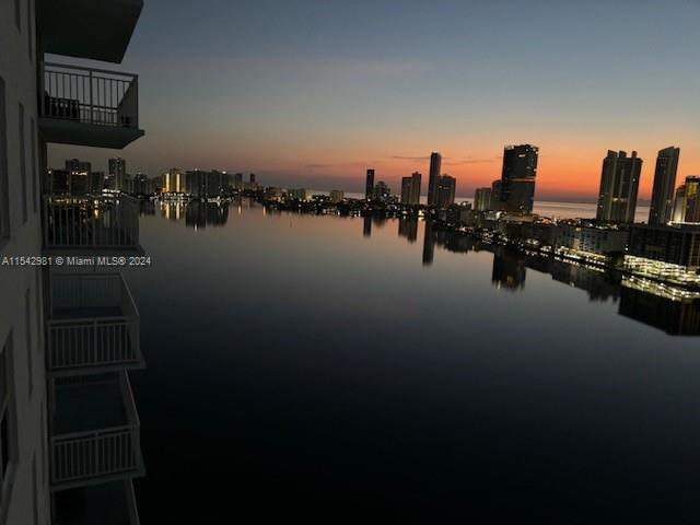 WINSTON TOWERS 500 CONDO - Residential