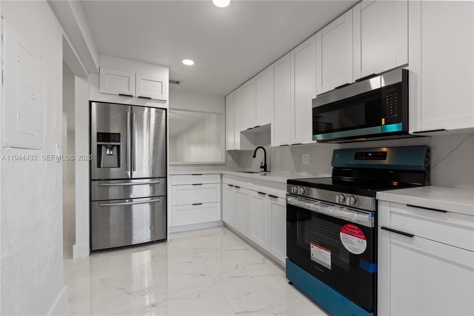 WESTVIEW CONDOMINIUM NO E - Residential