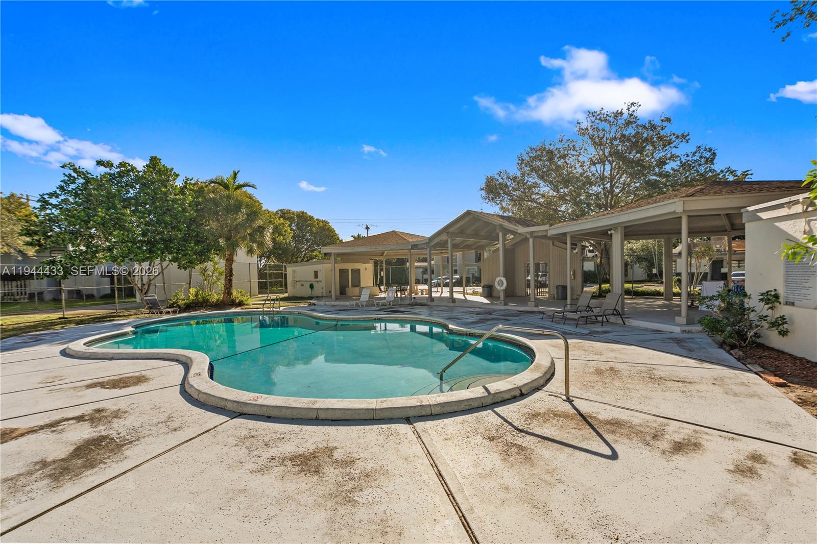 WESTVIEW CONDOMINIUM NO E - Residential