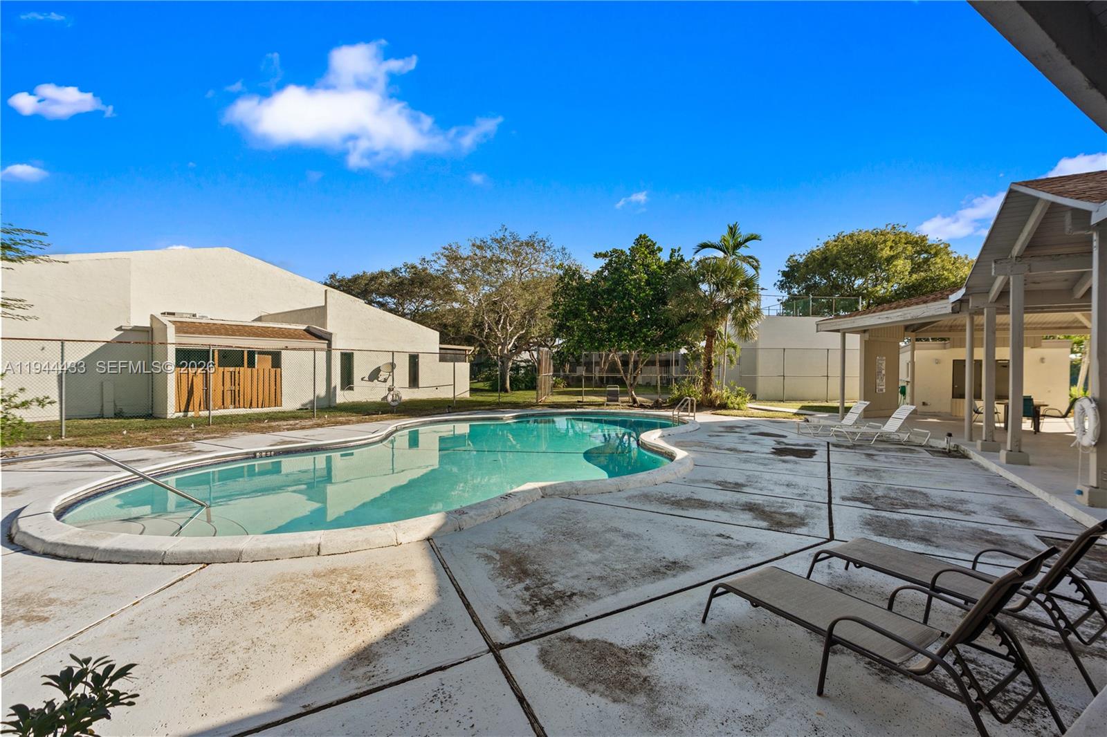 WESTVIEW CONDOMINIUM NO E - Residential